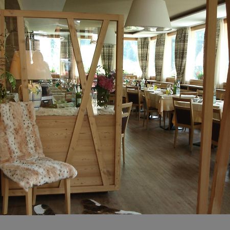Hotel Pedretti Бранци Екстериор снимка
