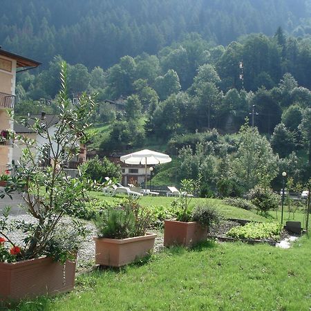 Hotel Pedretti Бранци Екстериор снимка
