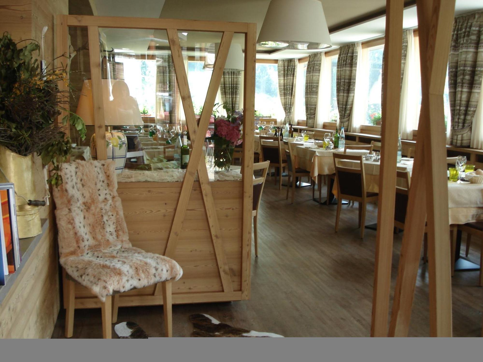 Hotel Pedretti Бранци Екстериор снимка