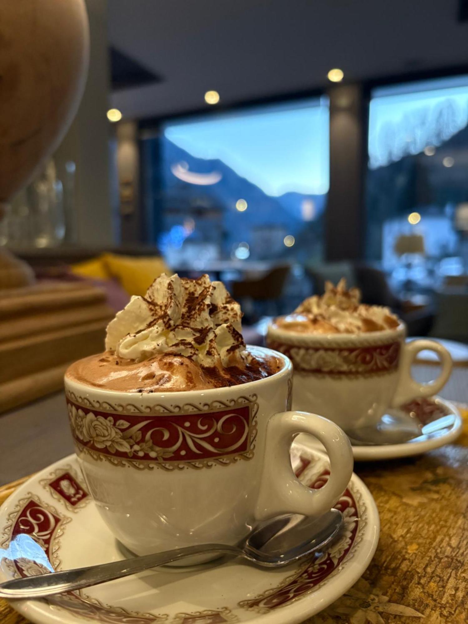 Hotel Pedretti Бранци Екстериор снимка