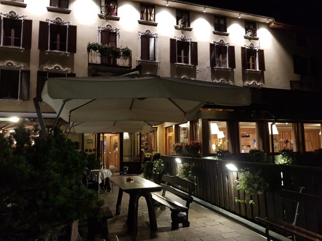 Hotel Pedretti Бранци Екстериор снимка
