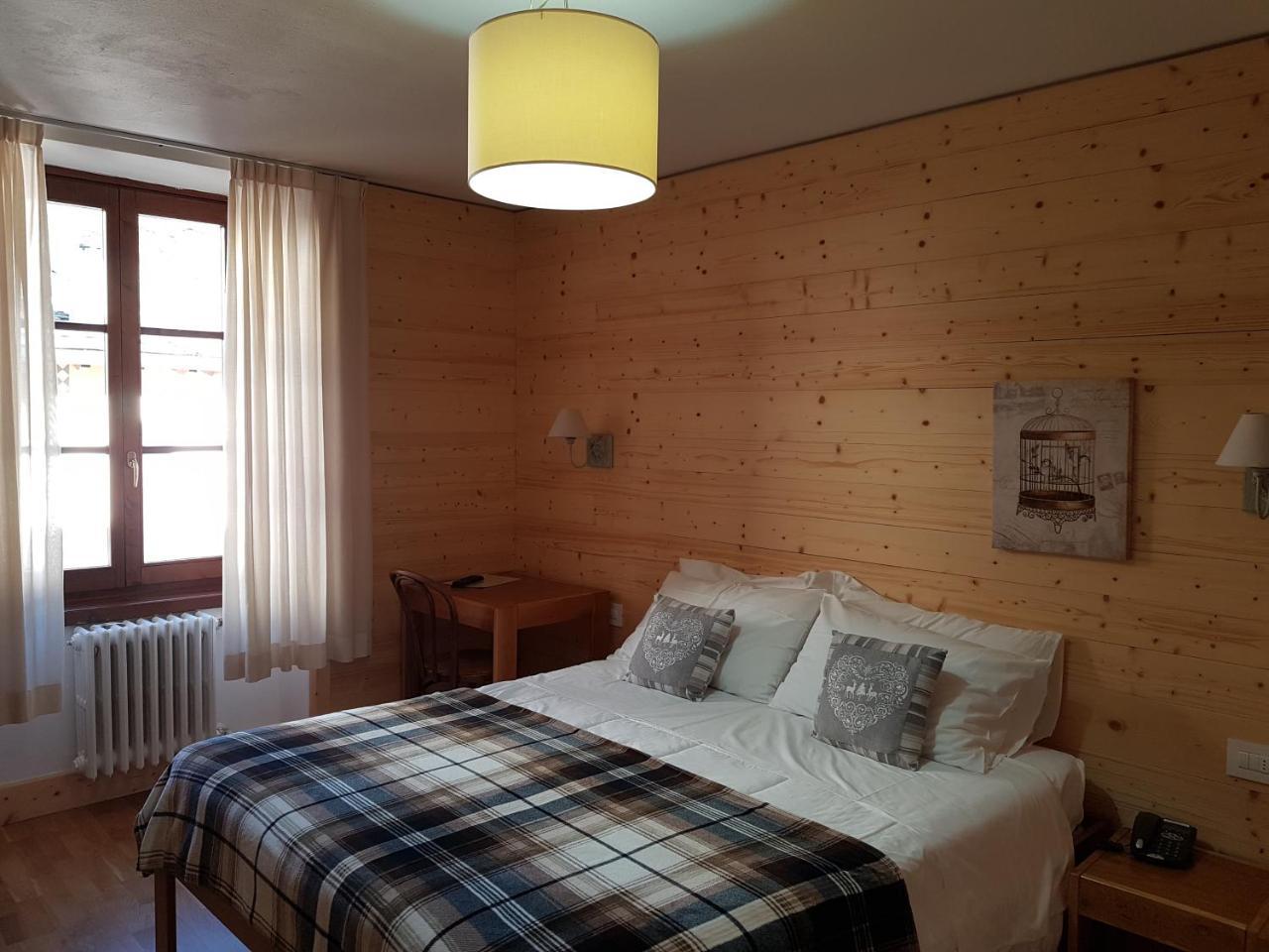 Hotel Pedretti Бранци Екстериор снимка